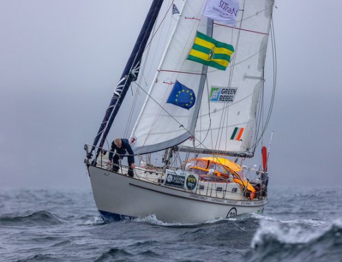 SAIL CHOICES FOR THE GOLDEN GLOBE RACE