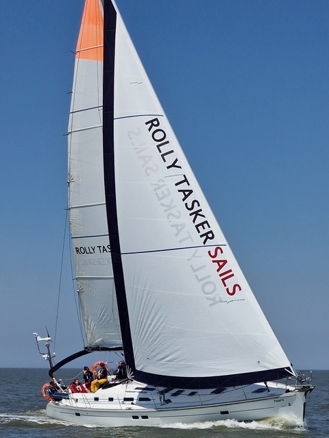 Heavy Weather Sailing with Beneteau Oceanis 473 1