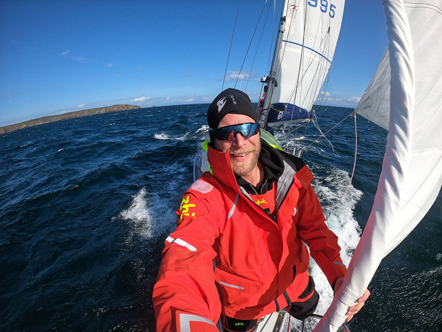 erik aanderaa sailing with rolly tasker sails