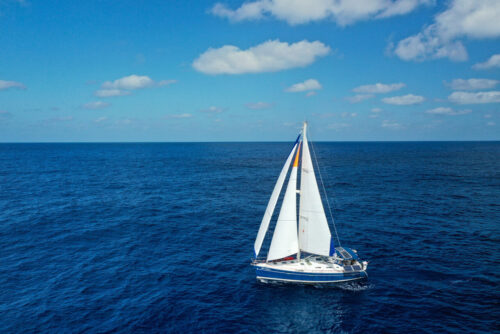 Beneteau Oceanis 393 Clipper with removable cutter stay