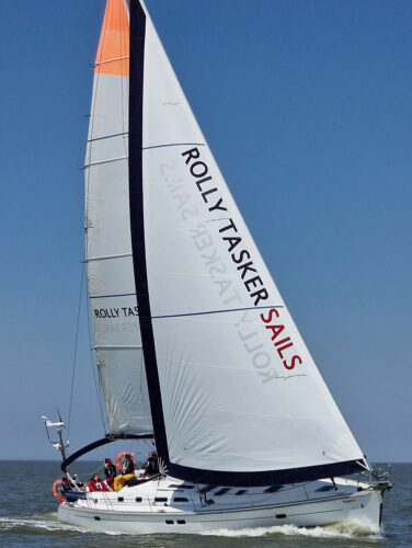 Sailing with a full Genoa on a cutter rig