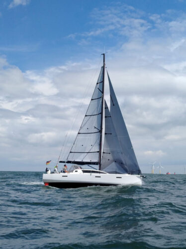 Performance cruising with cutter rig